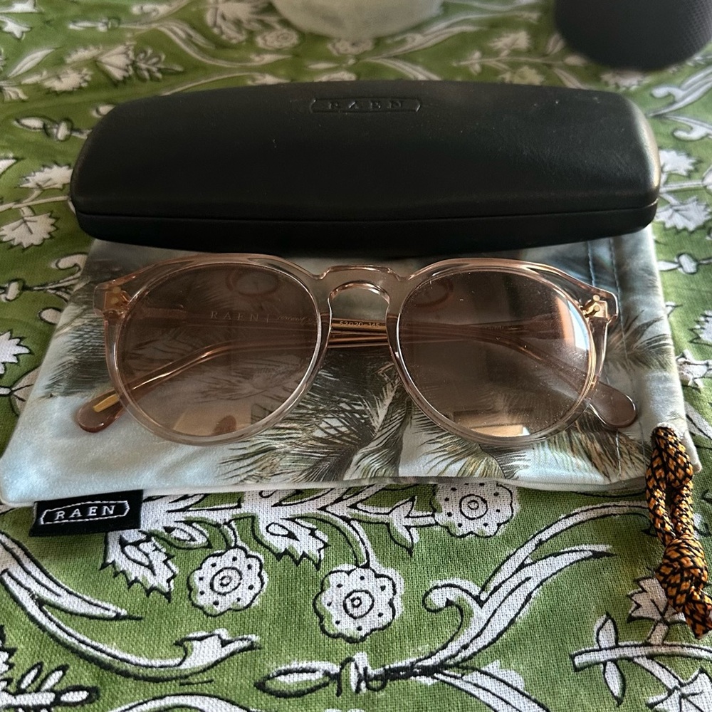 Raen sunglasses- Remmy 52 champagne colored frames with mirrored lenses